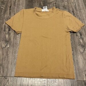 Womens tee shirt size medium